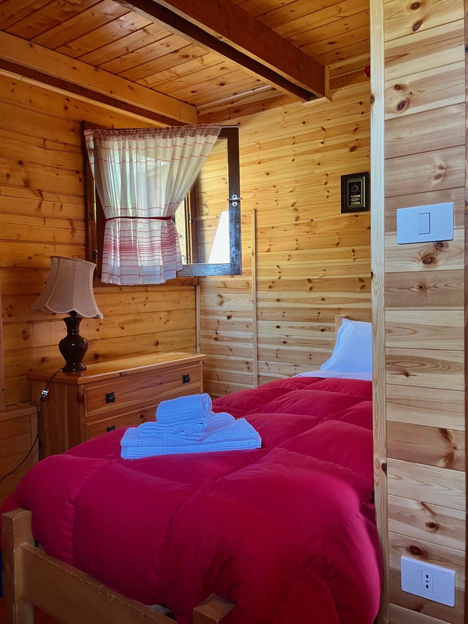 Chalet Natura La Taverna Dei 3 Porcellini Cavaliere  Buitenkant foto