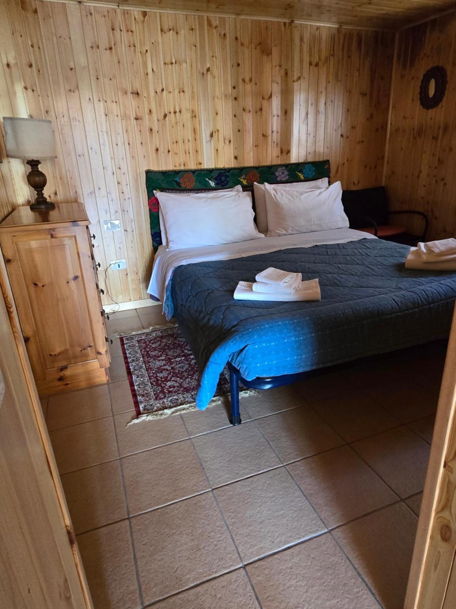 Chalet Natura La Taverna Dei 3 Porcellini Cavaliere  Buitenkant foto
